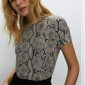 Aritzia - Babaton T-Shirt Snake Print - Small